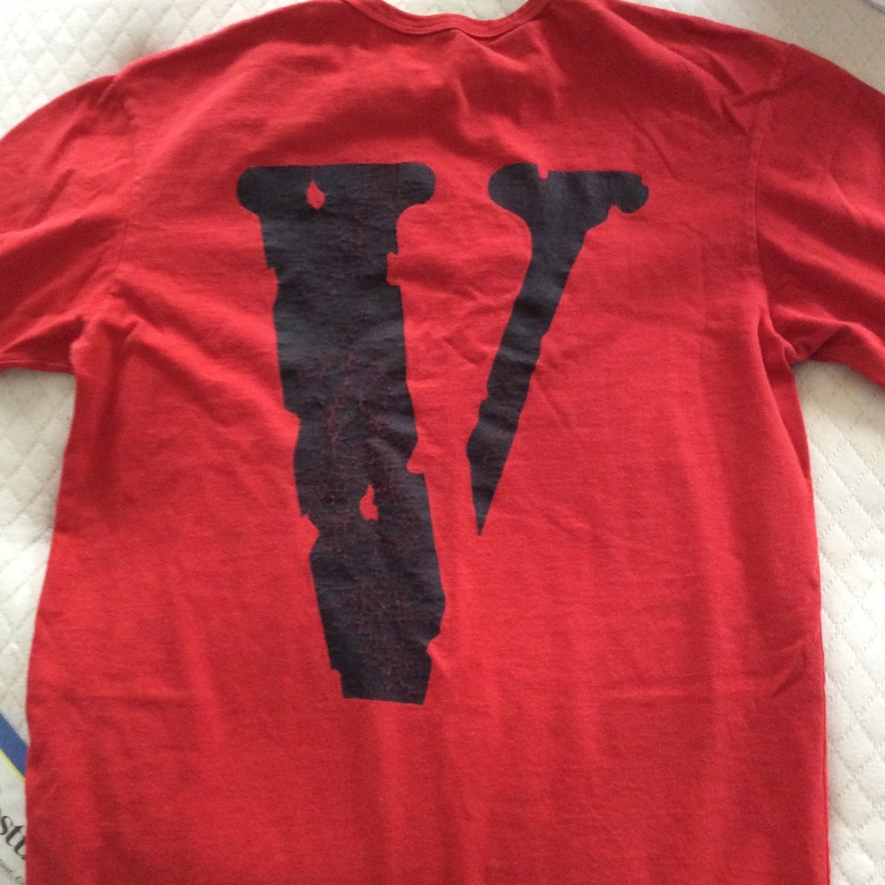 V lone t shirt size M/L
